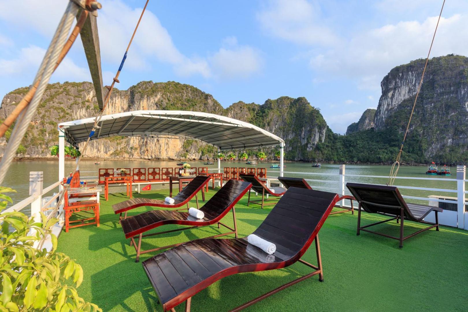 Cozy Bay Classic Cruise Халонг Экстерьер фото