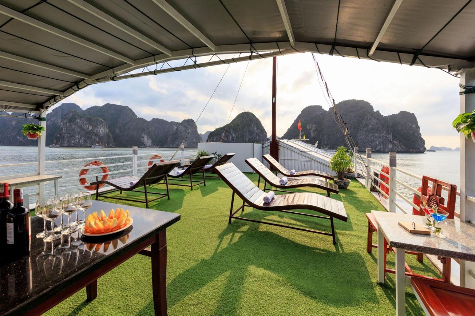 Cozy Bay Classic Cruise Халонг Экстерьер фото