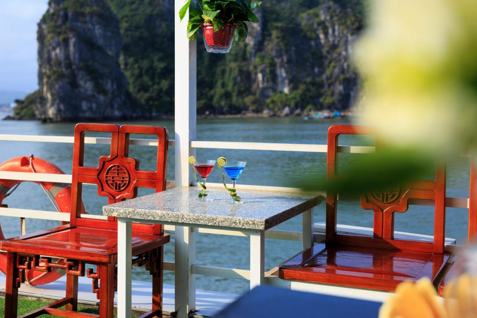 Cozy Bay Classic Cruise Халонг Экстерьер фото