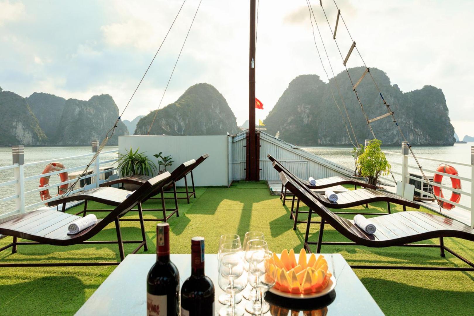 Cozy Bay Classic Cruise Халонг Экстерьер фото