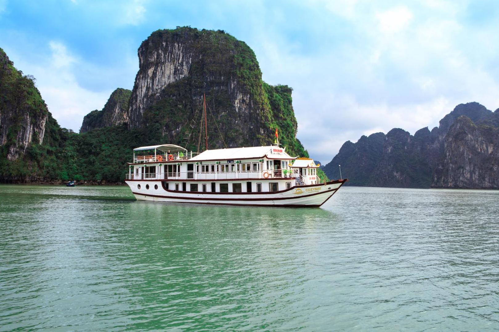 Cozy Bay Classic Cruise Халонг Экстерьер фото