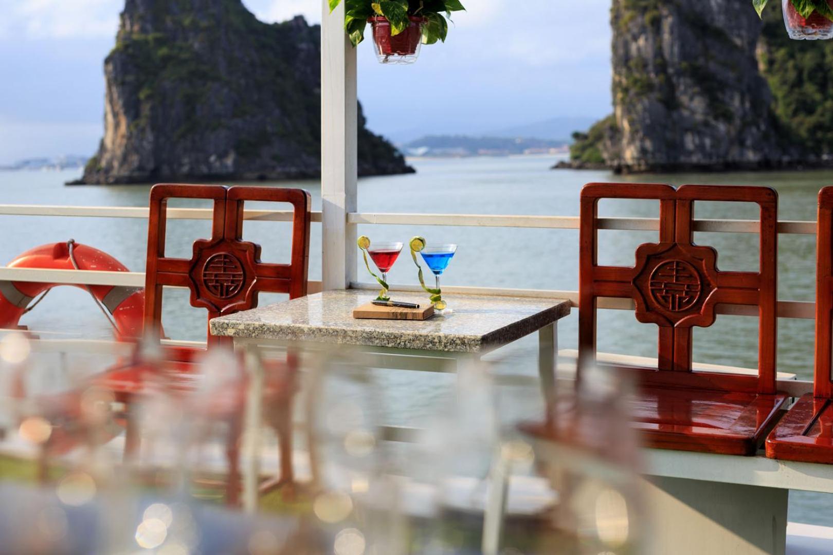 Cozy Bay Classic Cruise Халонг Экстерьер фото