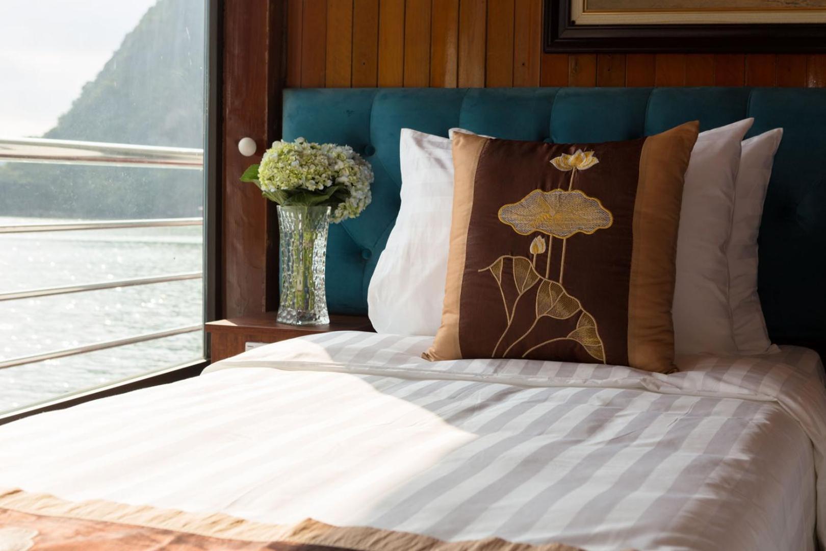 Cozy Bay Classic Cruise Халонг Экстерьер фото