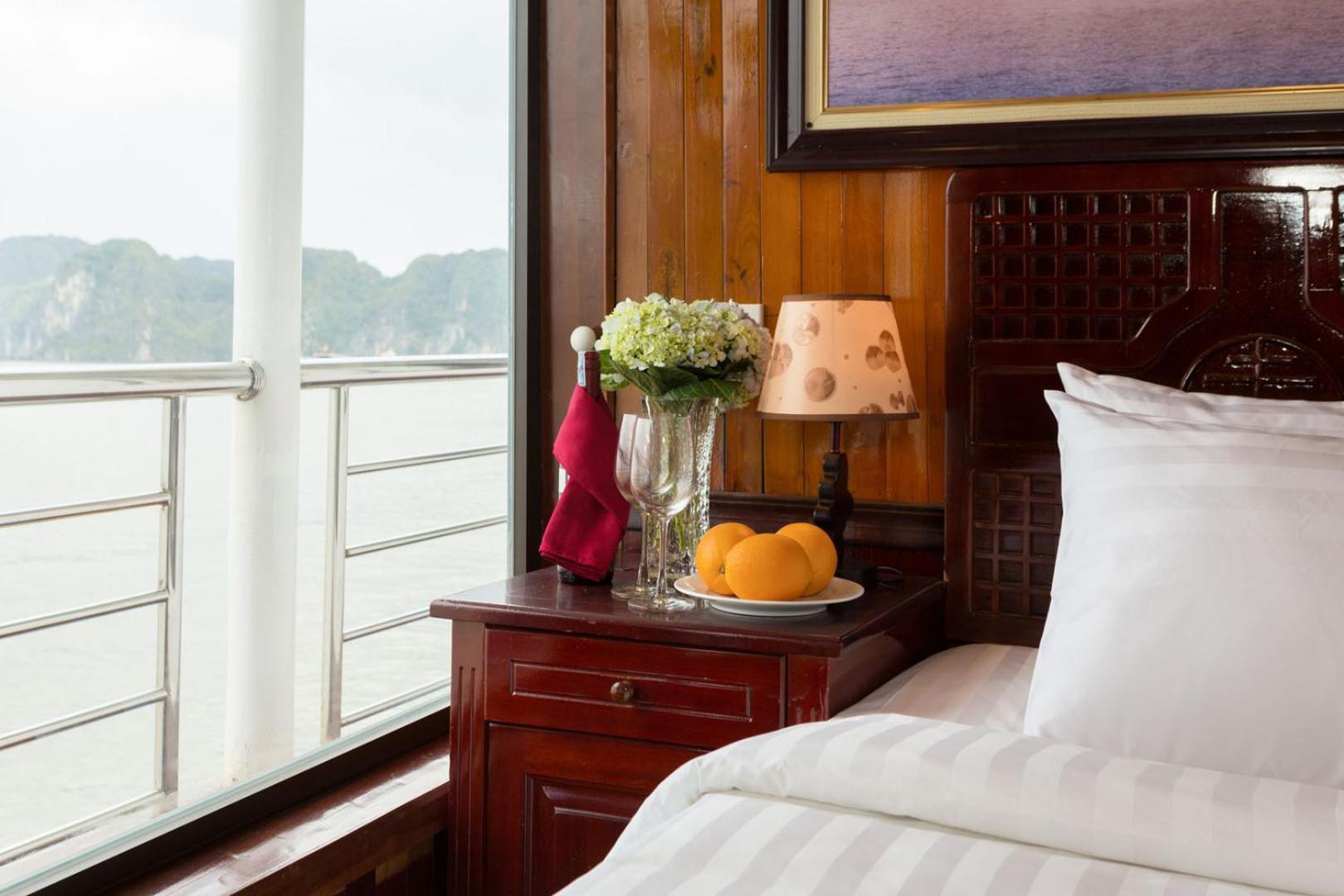 Cozy Bay Classic Cruise Халонг Экстерьер фото